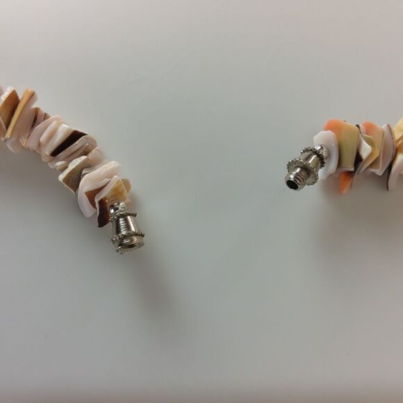 (3/$20) fashion jewelry faux shell necklace - Picture 7 of 7